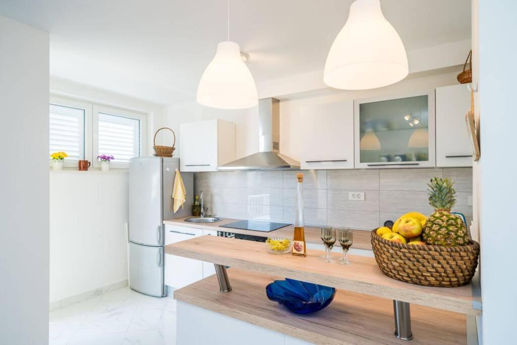 Apartment Katarina Sea View Дубровник Екстериор снимка
